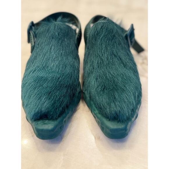 CamperLab Venga Mules Sz 38 Unisex Green Long Calf Hair Leather Clogs Slingbacks - Picture 2 of 15